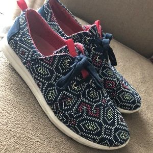 Toms tennis shoes